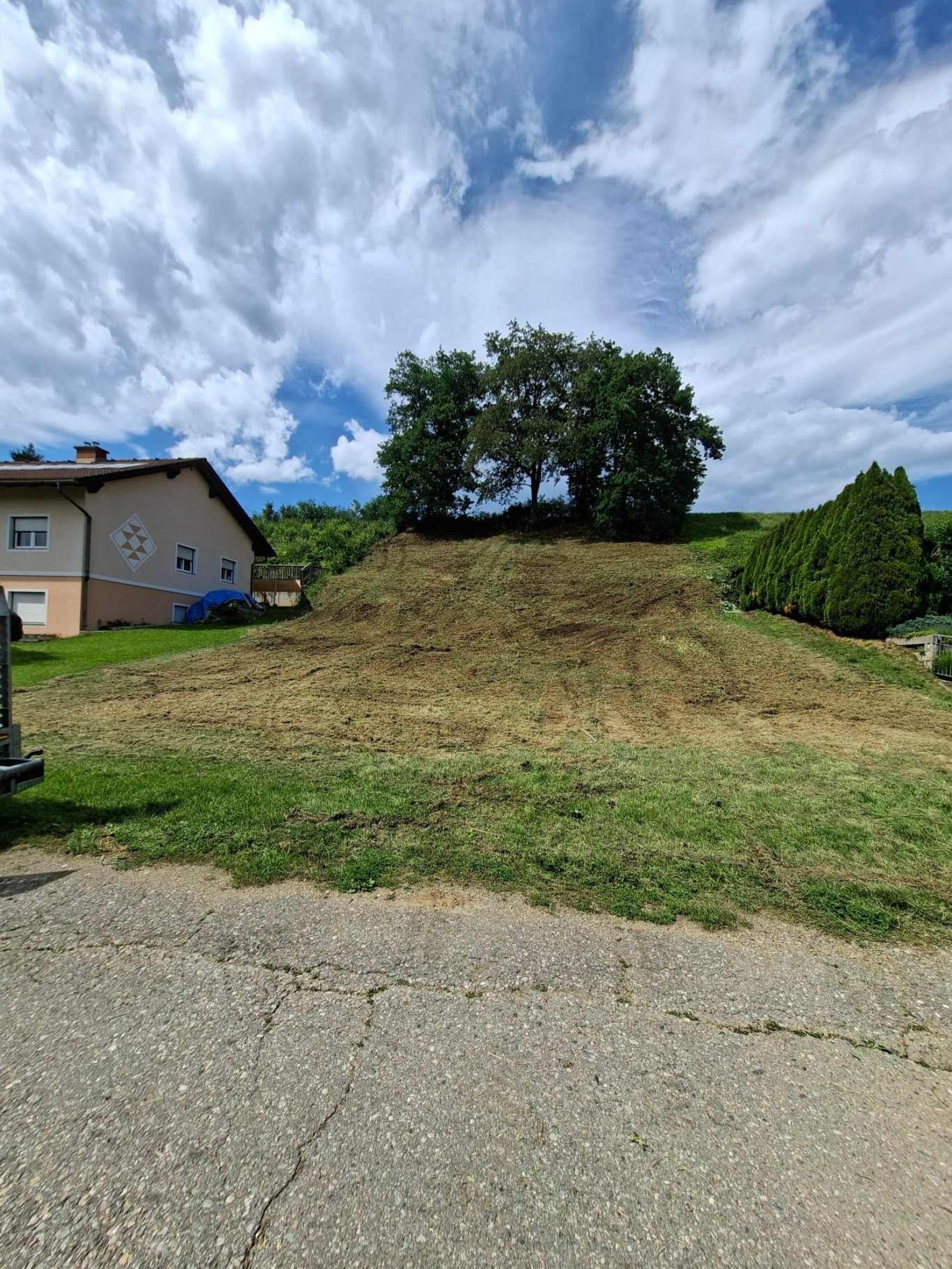 Fertig gemulch, Baugrundstück Passering