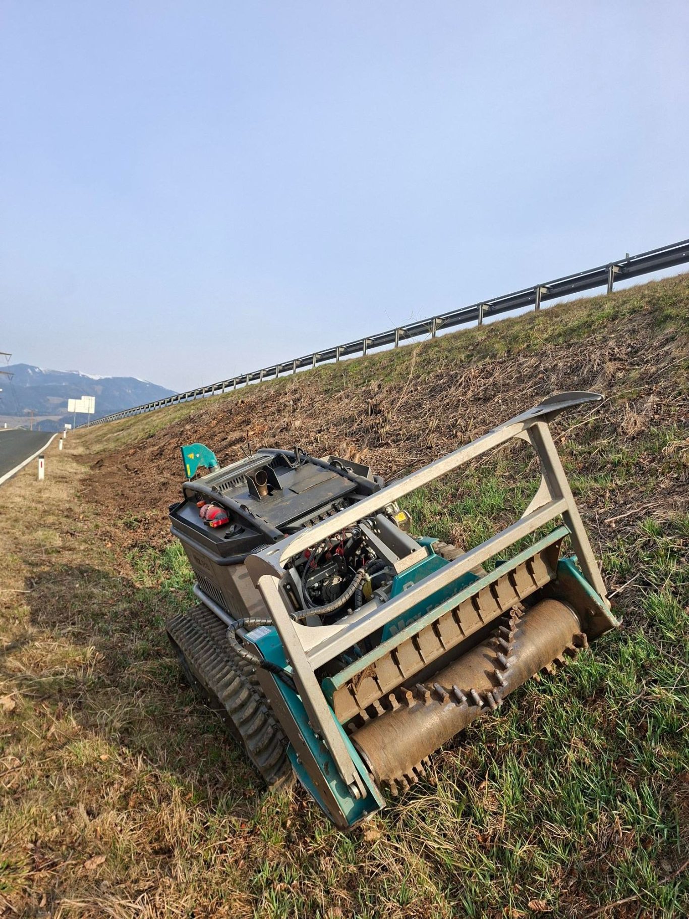 Böschungsfräsung Straßenmeisterei