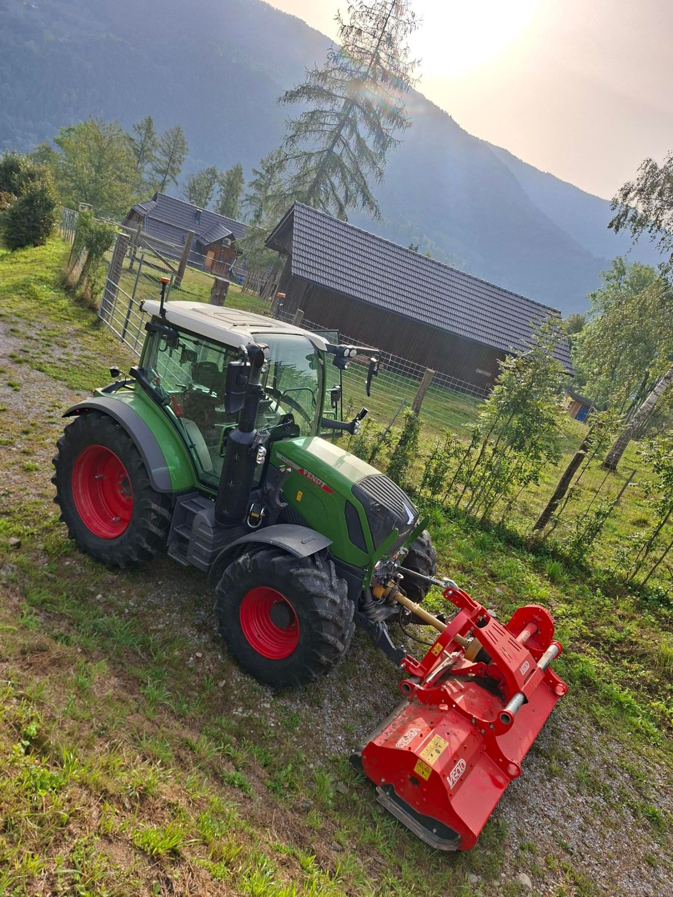 ....auch mit Traktor und 2.5m Mulcher nun unterwegs...